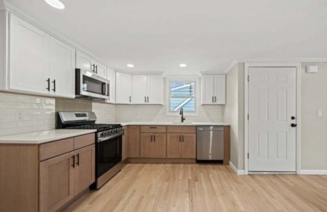 71 Moore Pl Gallery 2