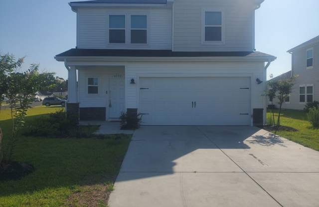 Don't miss out on this beautiful 5 Bedroom, 3 Bath home in the vibrant community of Clear Pond in Carolina Forest! Over 2700 sq ft of living space and tons of community amenities! photos photos
