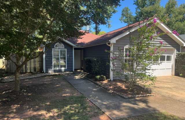 Three Bedroom Near Vet School! Gallery 1