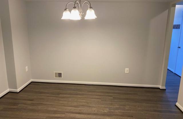 1210 THOMAS JEFFERSON PL Gallery 3