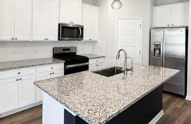 6410 Comanche Moon Gallery 4