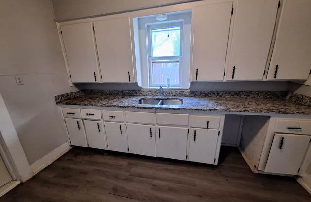 Three bedroom home in the heart of Abilene! Gallery 4