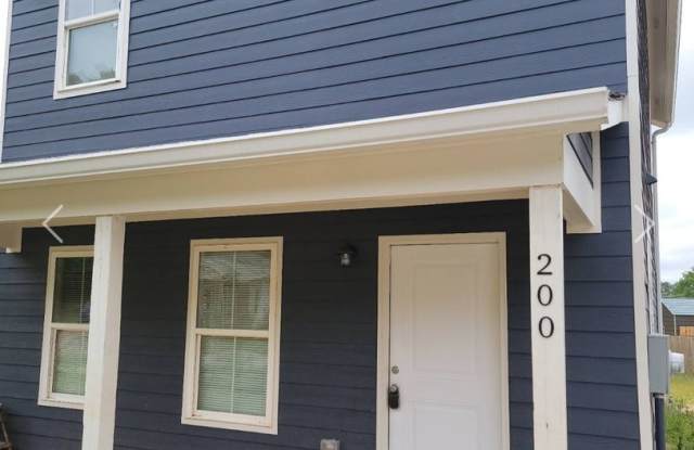 Nicely renovated 3 bedroom, 2.5 bath ranch in Zebulon! Gallery 4