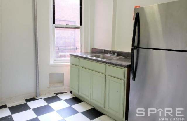 647 Academy Street Gallery 3