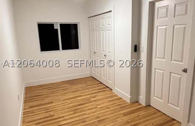 4147 NW 23rd Ct Gallery 4
