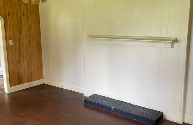 209 CECIL DRIVE Gallery 2