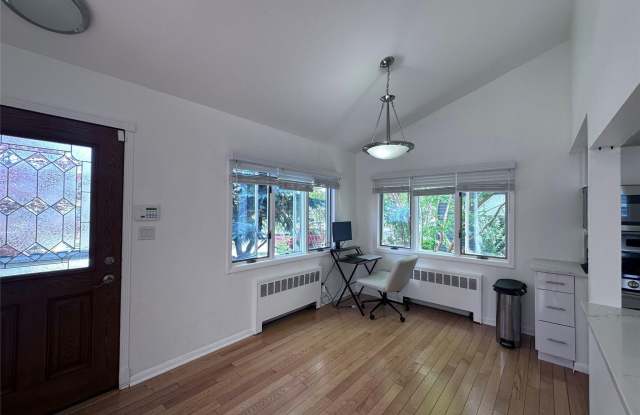 414 E Chester Street Gallery 2