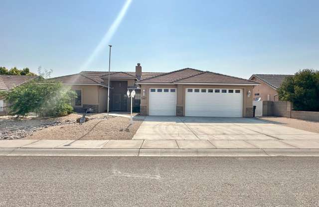 Beautiful 3 bedroom, 3 bathroom home with a 3 car garage photos photos