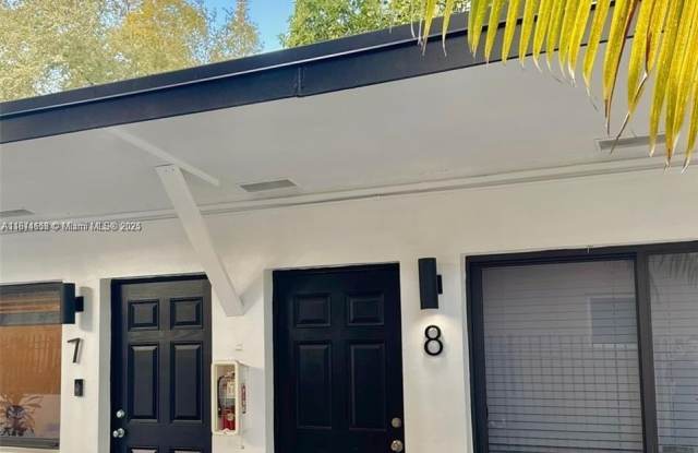 5545 N Miami Ave photos photos