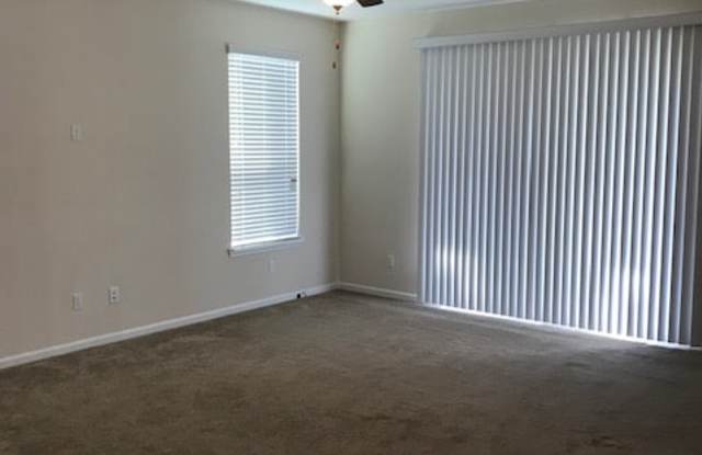 86051 Paris Place Gallery 4