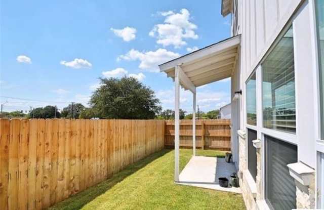 252 Sapphire Gallery 3