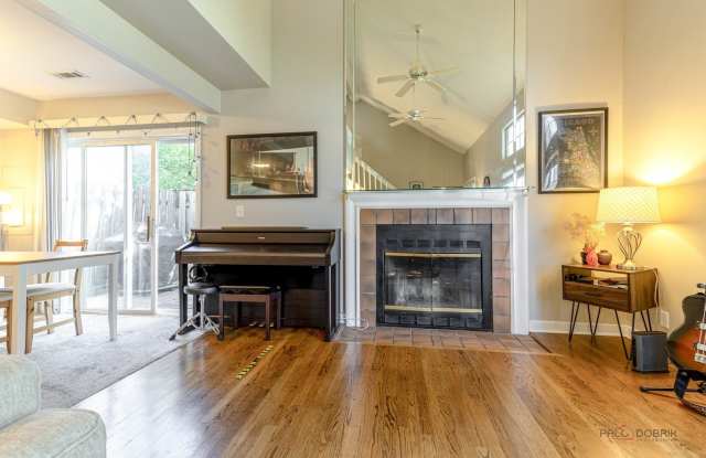 1230 N Knollwood Drive Gallery 4