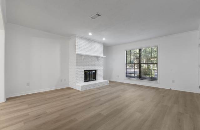 3336 Colonial Oaks Dr - 3336 Colonial Oaks Drive, Santa Rosa County, FL 32571