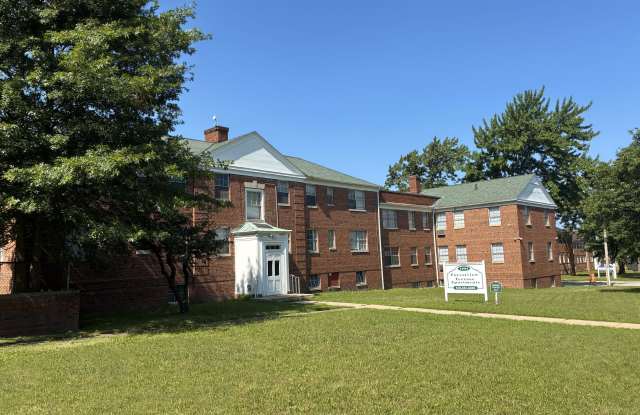 1876 Forrest Hills Blvd-4 Gallery 2