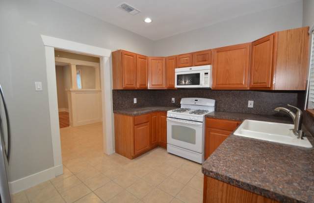 Updated 2/1 - 7602 Blessing Ave photos photos