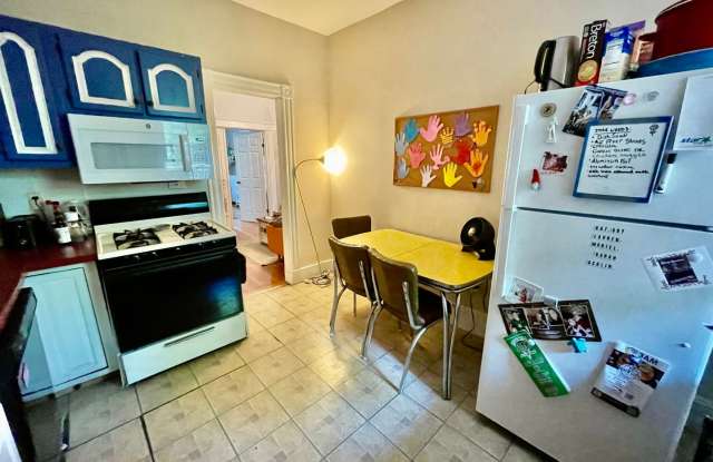 Nice 3 bed in Allston Gallery 3