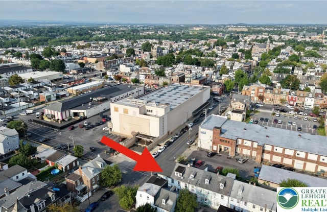 547 Silk Street Gallery 4
