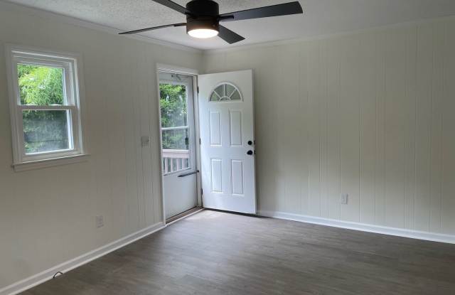 NEWLY RENOVATED 3 BED, 2 BATH BRICK HOME LOCATED IN TROY! SECTION 8 ELIGIBLE!! Gallery 4