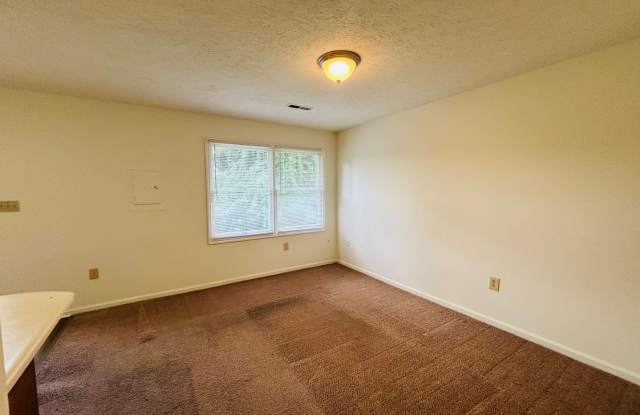 4 Bedroom 2.5 Bath Townhouse Gallery 4