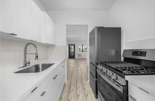 717 Espanola Way photos photos