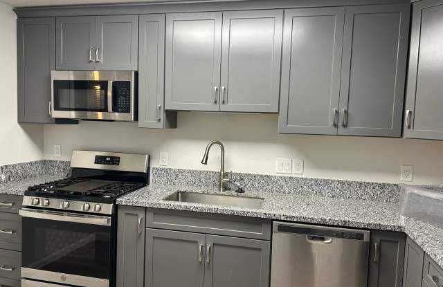 **READY FOR MOVE IN** Sparks Duplex - 1933 H Street, Sparks, NV 89431