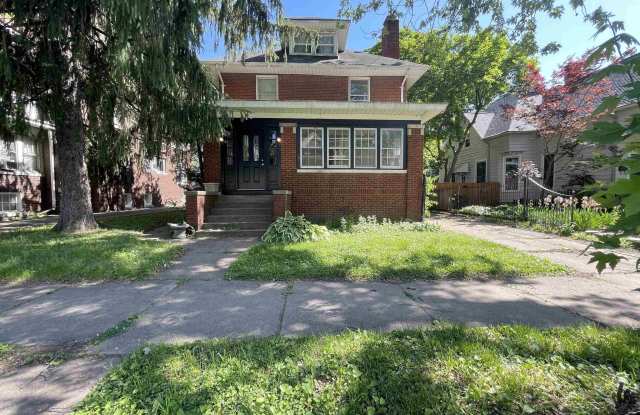1616 W BARKER Avenue - 1616 West Barker Avenue, Peoria, IL 61606