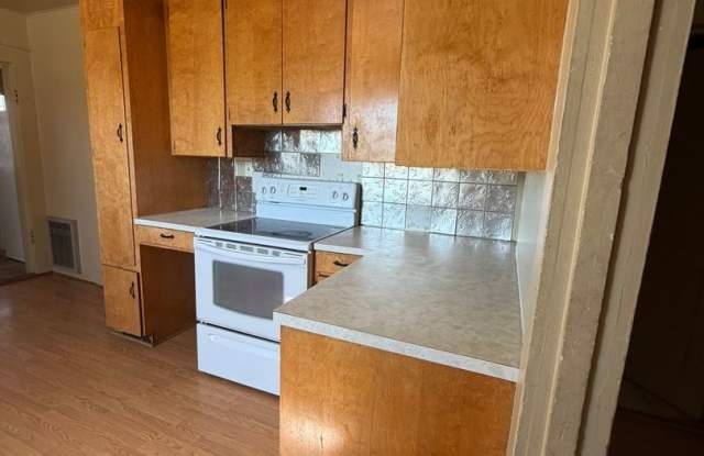 3 Bedroom, 2 Bathroom Home - Located in Malin, OR! Gallery 4