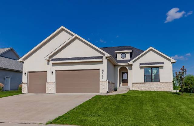 EXECUTIVE RANCH!  5 Bedroom, 3 Bathroom Home in Ankeny!! photos photos