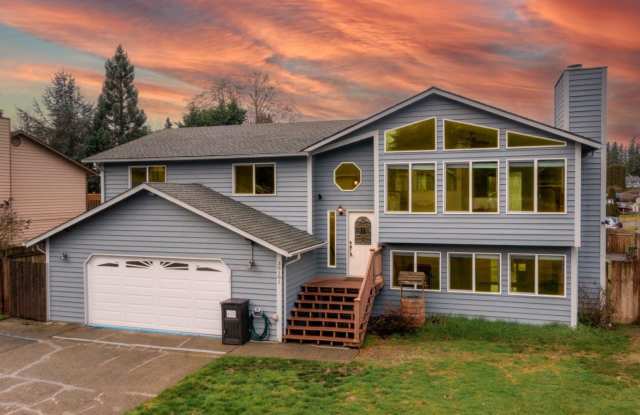 West hill Auburn rental - 3 bedroom 3 bathroom with two bonus rooms and great parking - Available now! photos photos