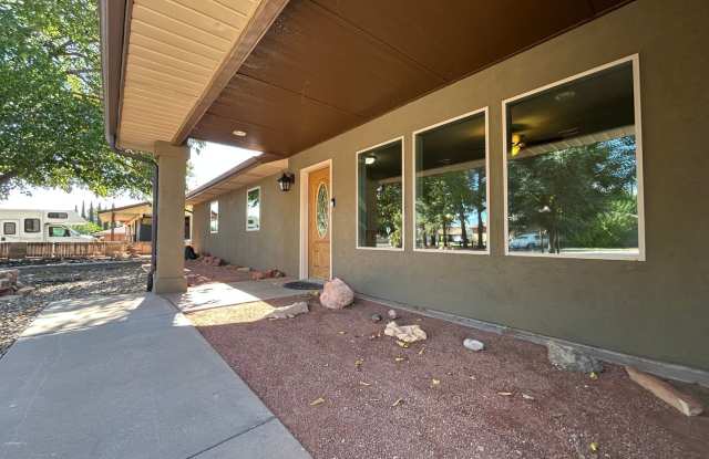 5 Bed, 2.5 Bath, 2 Car Garage Home For Rent With RV Parking Gallery 4