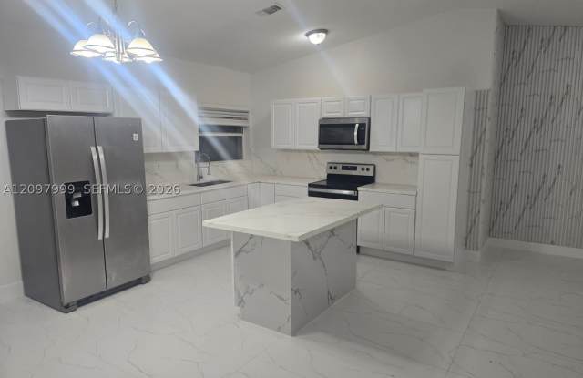 14524 SW 174th Ter Gallery 3