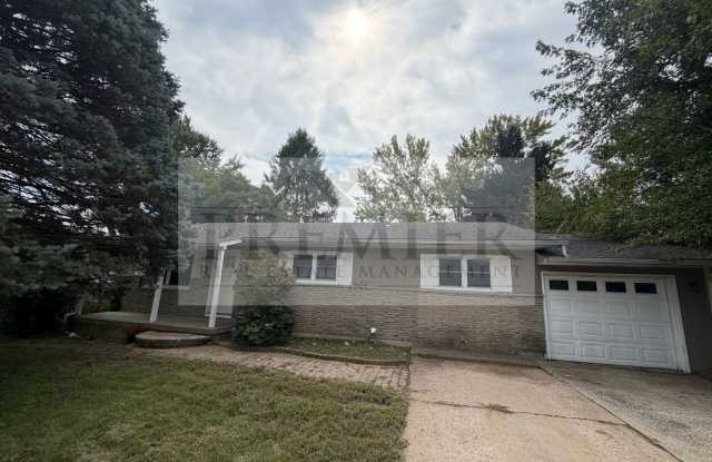 Beautiful 4 bed / 2 bath Single Family Home  in the Raytown School District!! Rent $1695 - Ready to call home! Gallery 1
