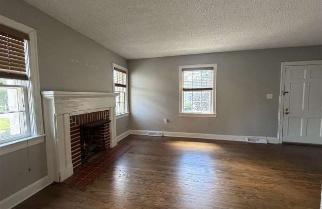 1953 Woodland Avenue Gallery 3