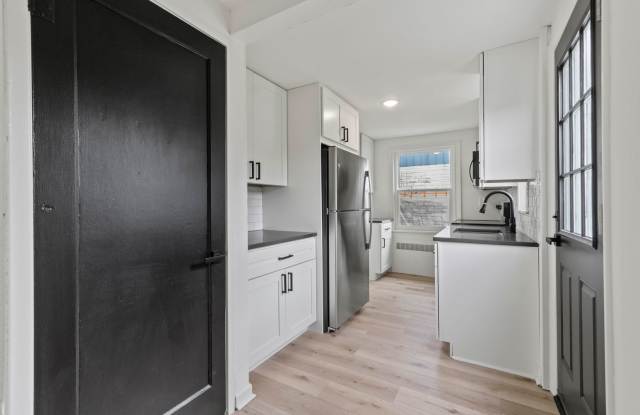 AVAILABLE NOW! Don't miss this NEWLY RENOVATED 3 bedroom in Clairton! Gallery 4