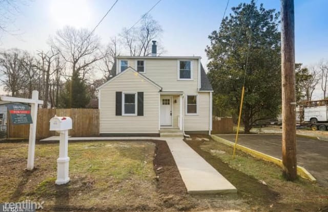 202 Oak Ave - 202 Oak Avenue, Essex, MD 21221