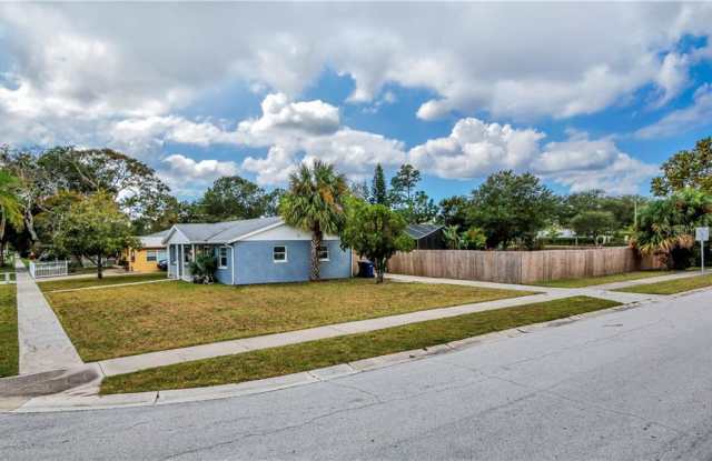 6301 S RENELLIE COURT Gallery 4