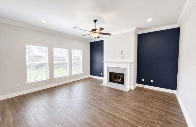 915 Hackberry Drive Gallery 2