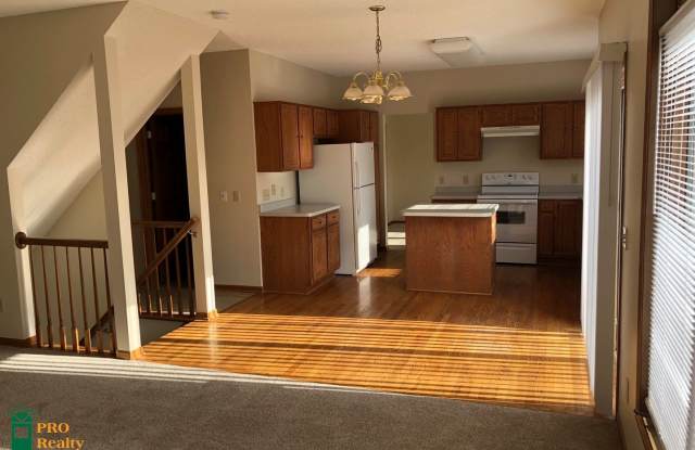 740 Spring Hill Circle Gallery 2