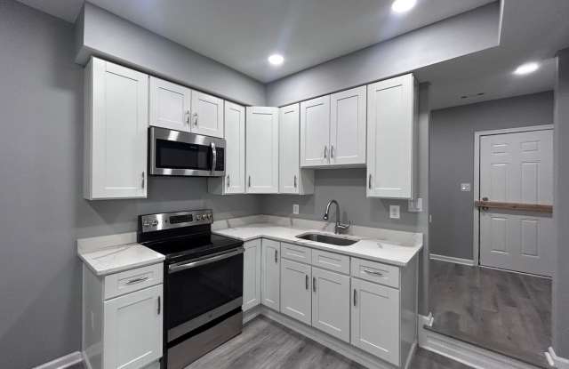 Baltimore - 2 + Den Bedrooms and 1.5 baths Available! Gallery 3