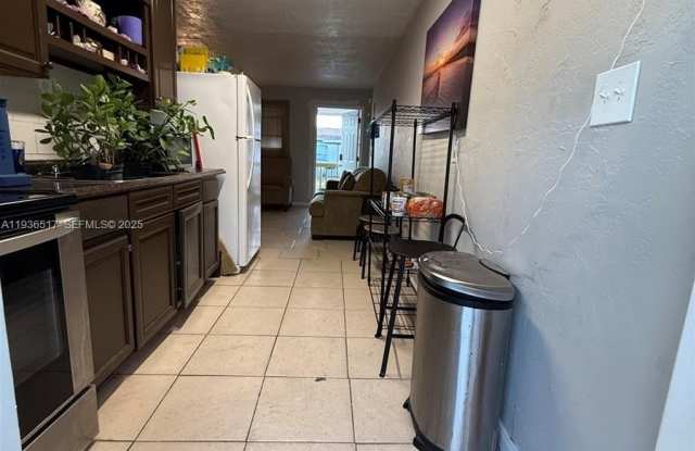 911 18th N St photos photos