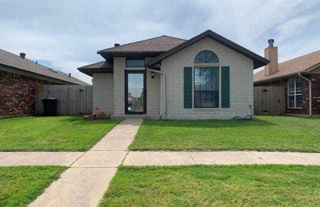 2112 Meench Dr. - 2112 Meench, Moore, OK 73170