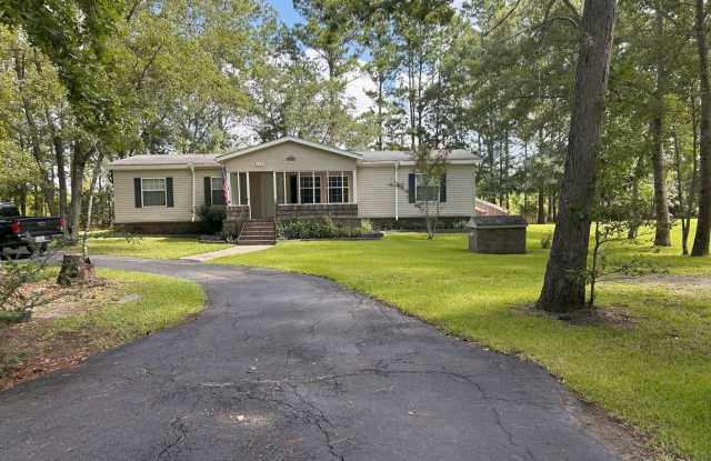 Immaculate 4BR Mobile Home in the heart of Knightsville for a mid October move! Gallery 1
