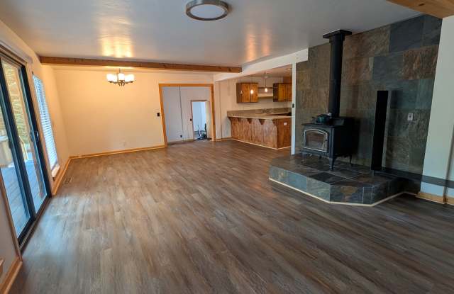 10595 Codogan St photos photos