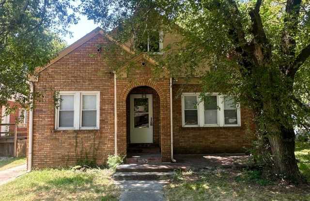 All-Brick 2-Bedroom Home with Loft Near MSU! photos photos