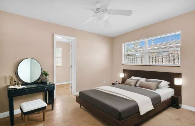 740-748 NE 13th Court Gallery 4