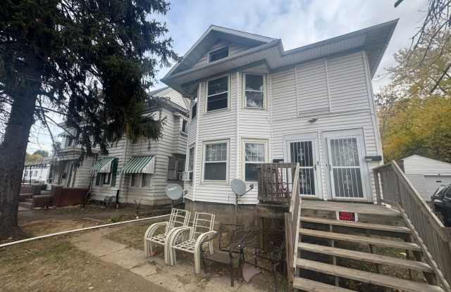 2210-2212 N Knoxville Ave photos photos
