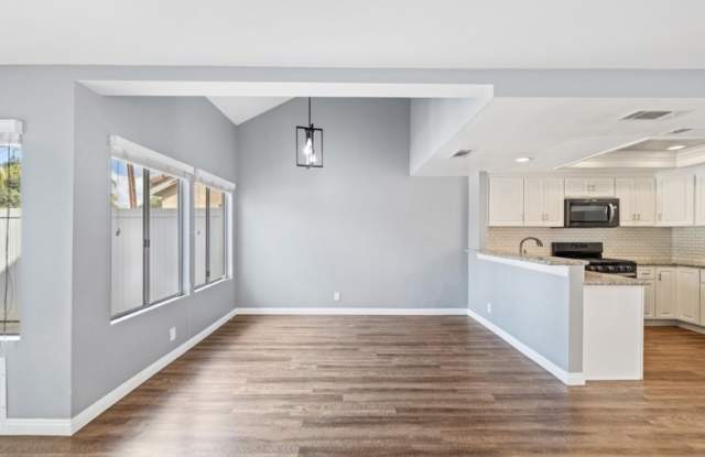 3514 Myers St Apt 10 photos photos