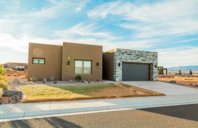 4 Bedroom Partially Furnished Home Close to Sand Hollow!! Gallery 3