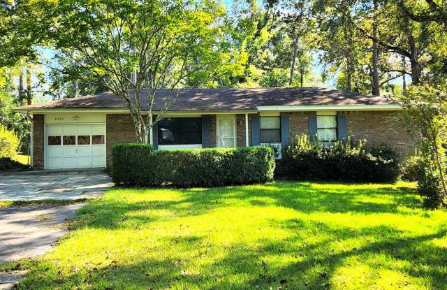 Charming 3 bedroom house for rent in NE Tallahassee, 1 car garage, private back yard, move in early June 2026 for $1695 per month photos photos