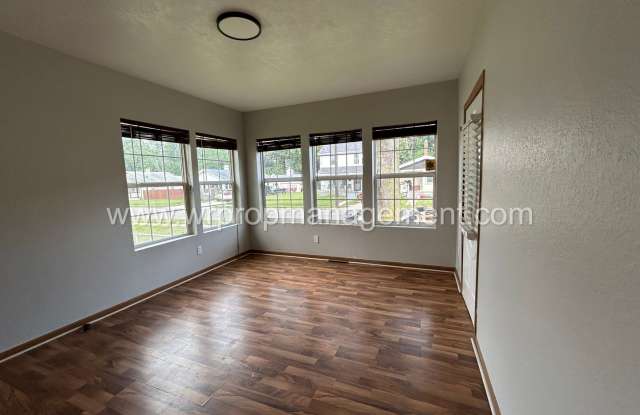 2 Bed 1 Bath Home Gallery 3